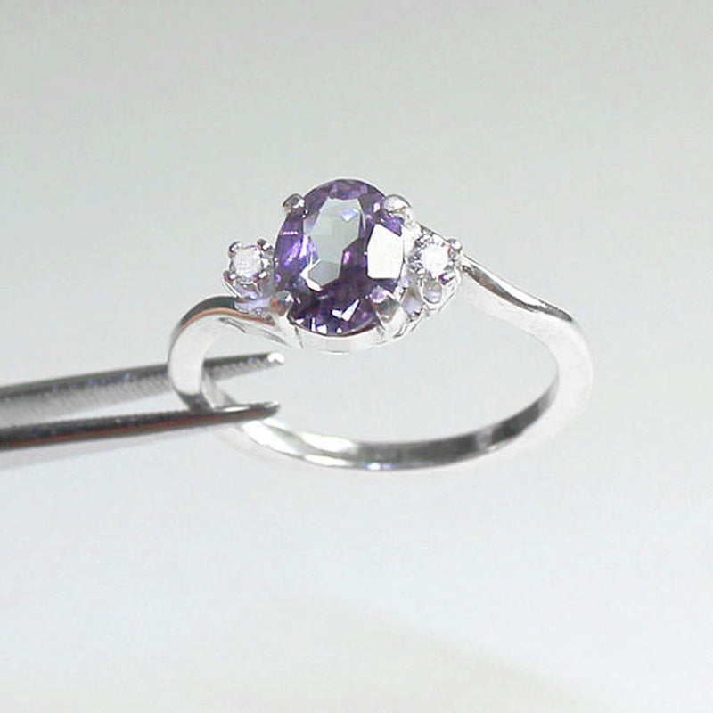 Color-Changing Alexandrite Ring 925 Sterling Silver / Oval-Shaped