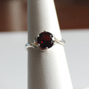 Natural Garnet Ring 925 Sterling Silver / Round-Shaped Crescent-Style