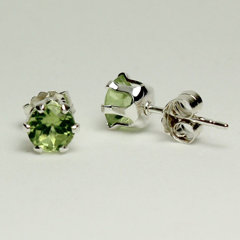 Natural Peridot Stud Earrings 925 Sterling Silver / Round-Shaped